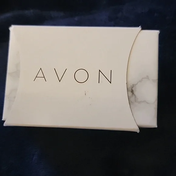 Avon Elegant Silver Swirl Necklace and Earring Set New In Box - Picture 7 of 9